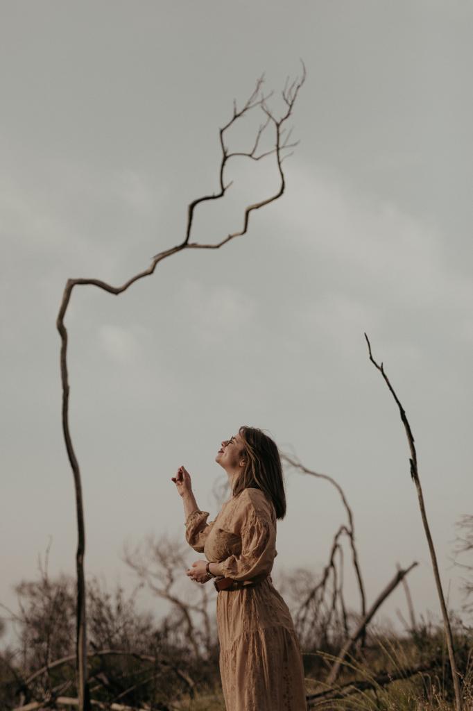 shooting della cantautrice pugliese Iroai effettuato dalla fotografa Francesca De Chirico.